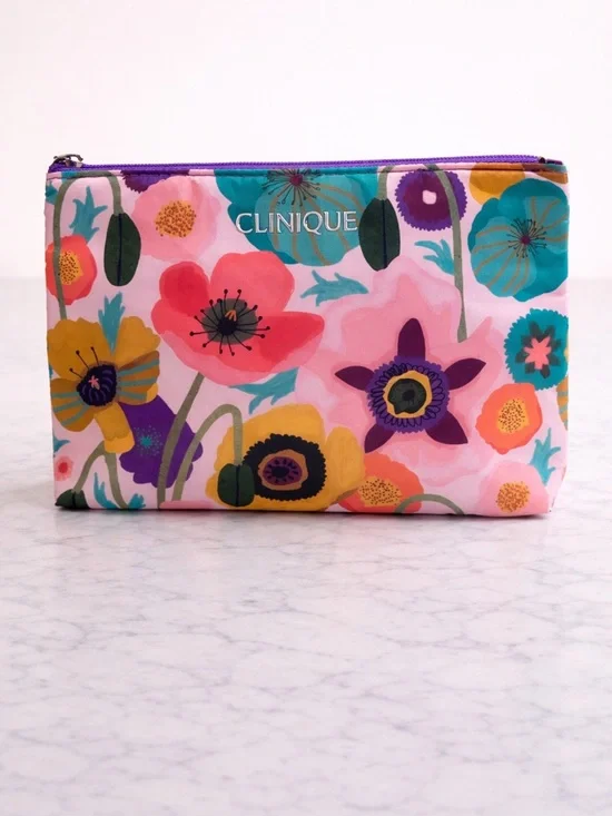 Clinique Skincare & Makeup Set New Moisture Surge SPF 50 Lipstick Bag Bundle - Picture 2 of 16